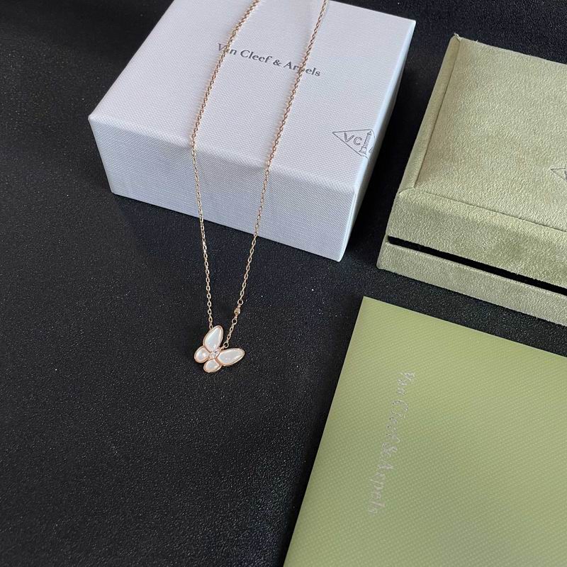 Van Cleef & Arpels necklace 06yxs02